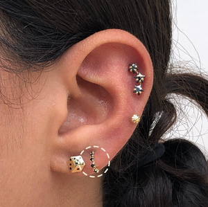 BLACK HUGGIE STUD SOLID GOLD 10K